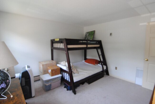 Building Photo - 7 Meadowview Cir