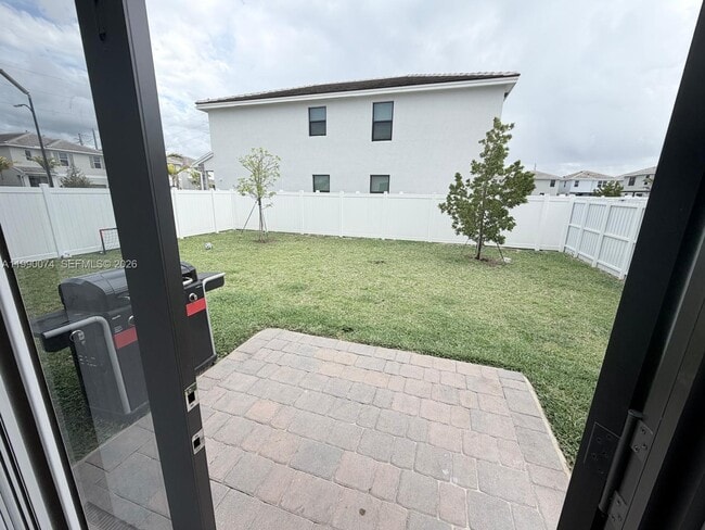 Building Photo - 1686 SE 6th St