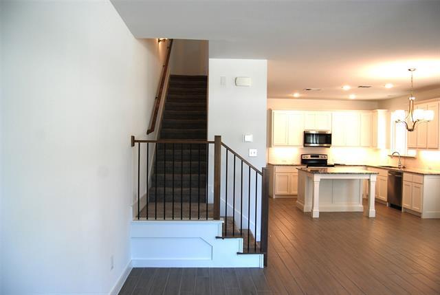 Building Photo - 369 Oakbend Dr