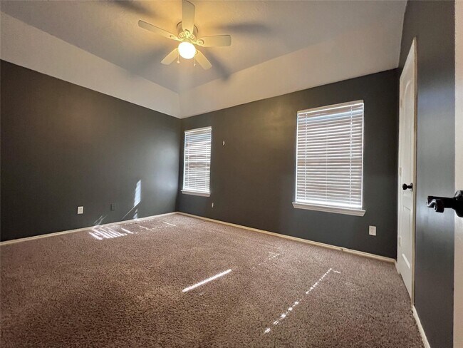 Building Photo - 13923 White Oak Springs Dr