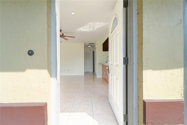 Building Photo - 3352 Netherwood Dr