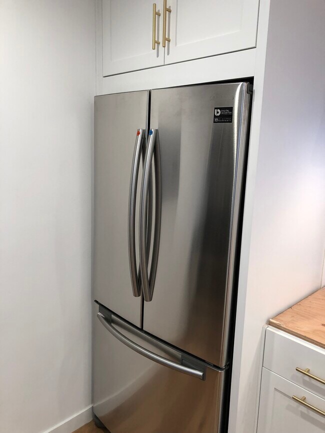 Building Photo - 202 39th St