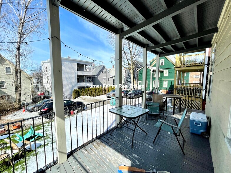 Building Photo - 38 Cherry St