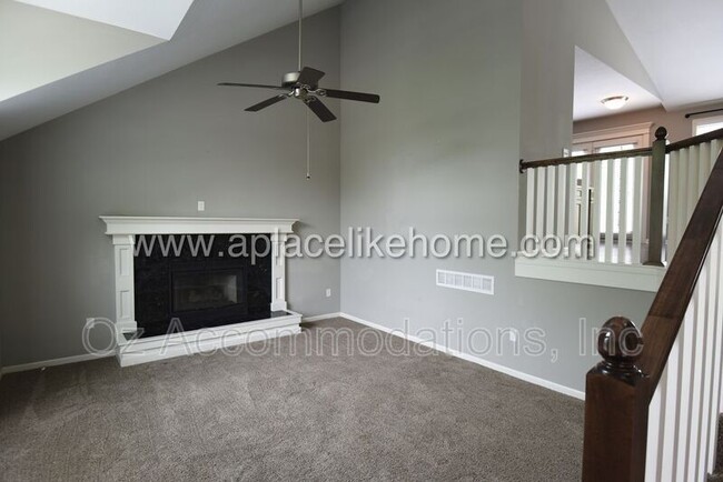 Building Photo - 6303 W 155th Pl