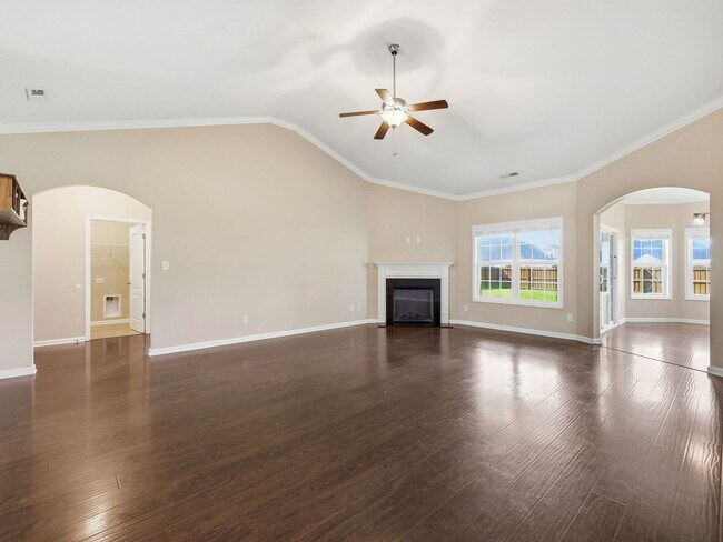 Building Photo - Welcome to Carolina Plantations!