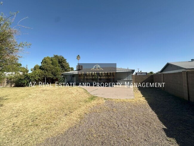 Building Photo - 3818 E Yale St