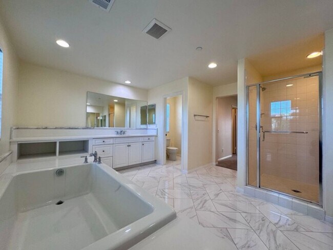 Building Photo - Welcome to this stunning 5 bedroom home fo...