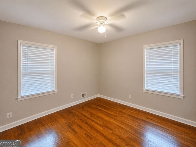 Building Photo - 2928 Belleau Ln SE