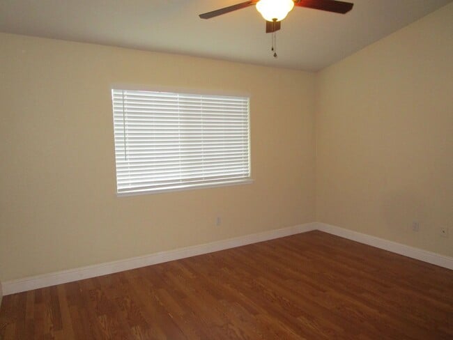 Building Photo - 142 Altamont Ct