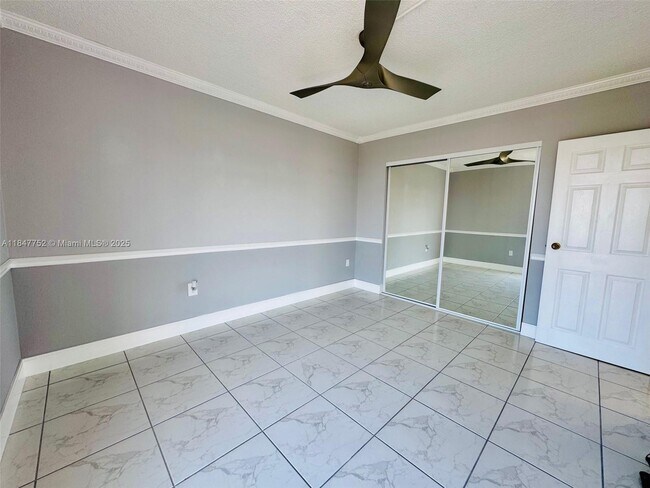 Building Photo - 3625 N Country Club Dr