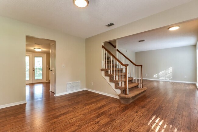 Family room - 9703 Pleasant Run Way