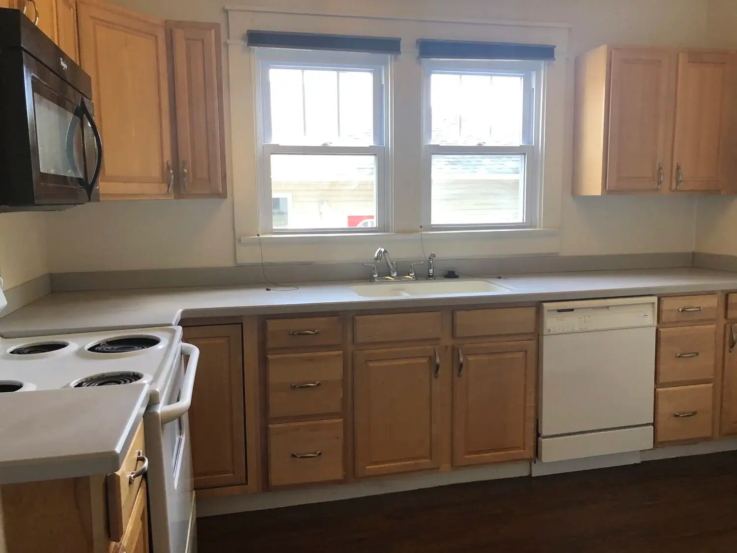 Building Photo - 518 E 2nd St