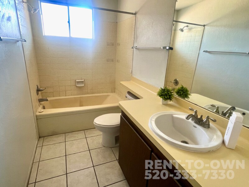 Building Photo - 2328 W Las Lomitas