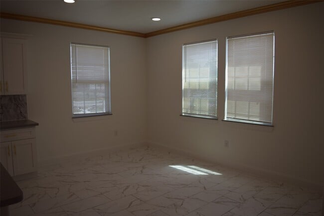 Building Photo - 445 County Rd 5102J