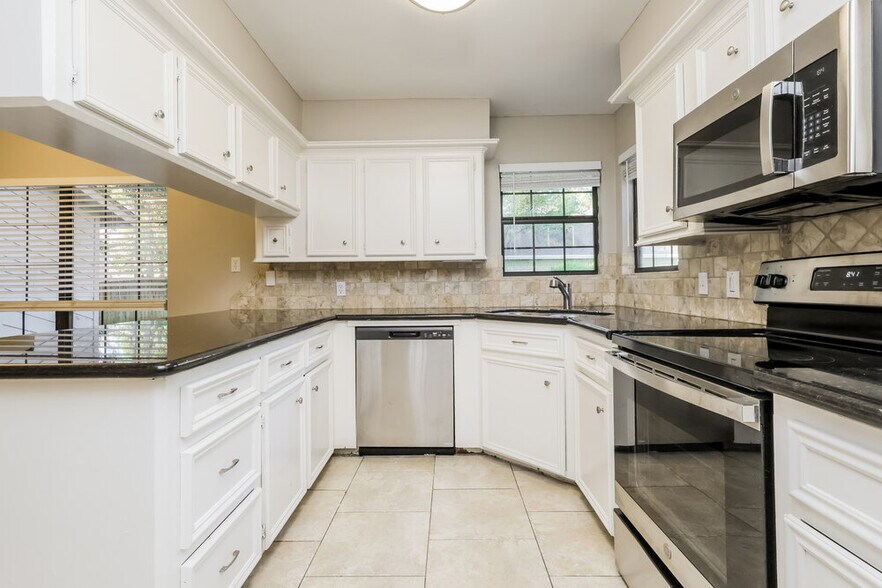 Building Photo - 11631 Alcott Dr