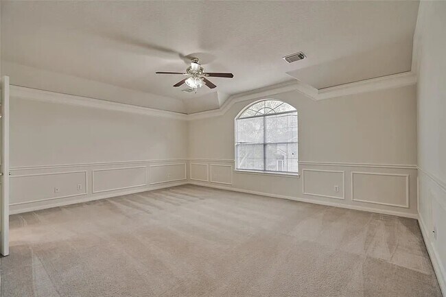 Building Photo - 511 Elm Ridge Dr