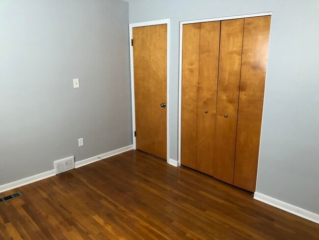 Building Photo - 924 E Windemere Ave