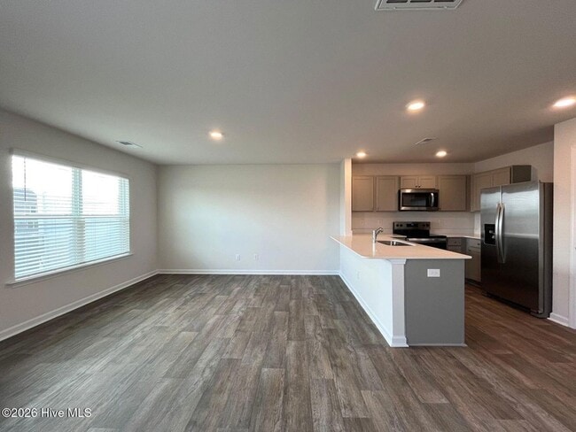 Building Photo - 201 Maddox Dr