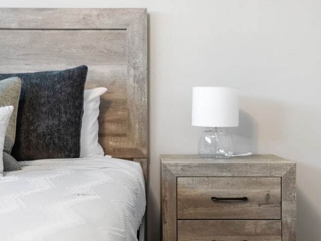 Building Photo - Spacious 4-Bedroom Pet-Friendly Home in North Spokane