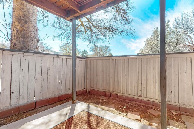 Building Photo - NE well located  Two Bedroom Condo.