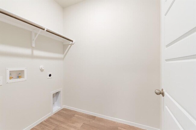 Building Photo - 342 Jade St