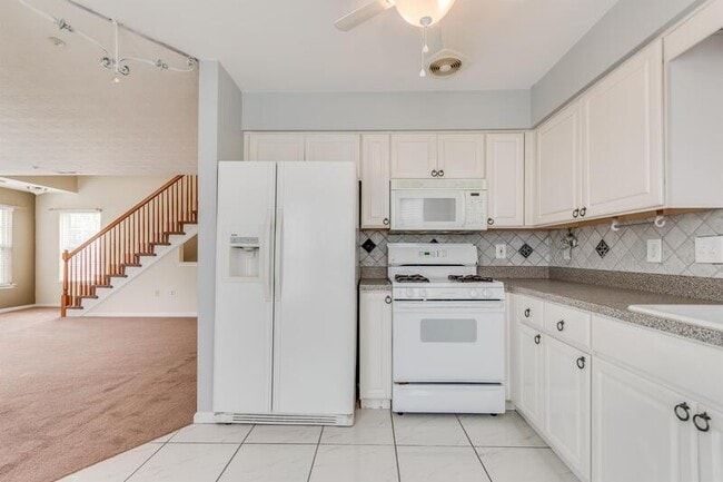 Building Photo - 5806 Riverfront Dr