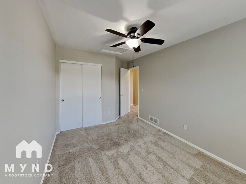 Building Photo - 2421 S Harlan Ct