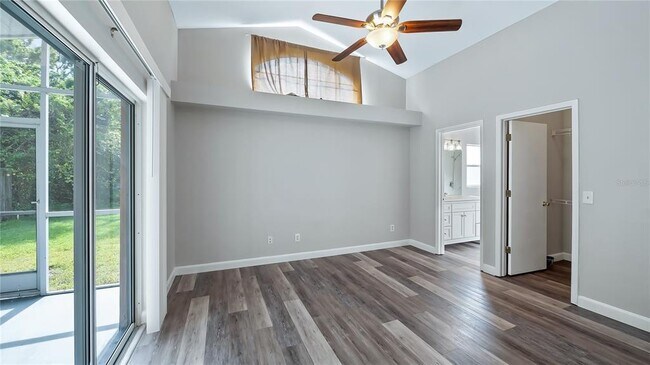 Building Photo - 2127 Donegan Pl