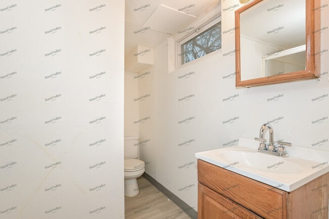 Building Photo - 8616 Elwyn Dr