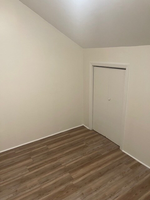 Building Photo - 137 Village Ct