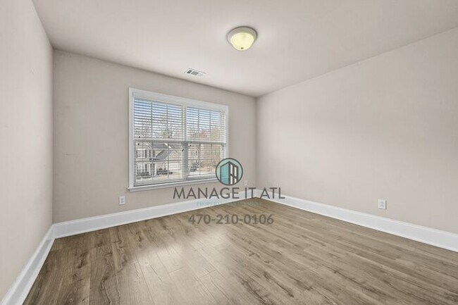 Building Photo - 5 Bedroom house rent in Suwanee near Peachtree Ridge High School