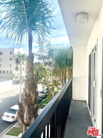 Building Photo - 1227 Granville Ave