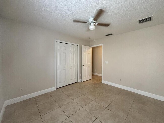 Building Photo - 15133 Moultrie Pointe Rd