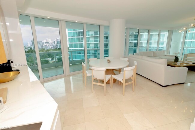 Building Photo - 2 br, 2 bath Condo - 2127 Brickell Ave Apt...