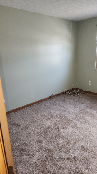 Building Photo - 620 Mistletoe Ct