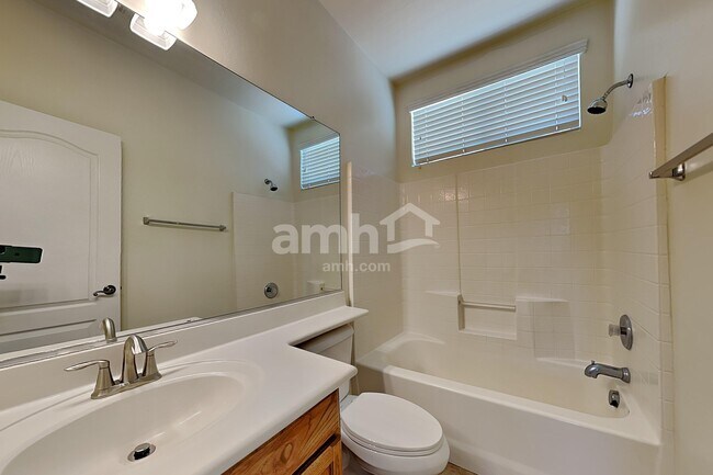 Building Photo - 7225 S 73rd Dr