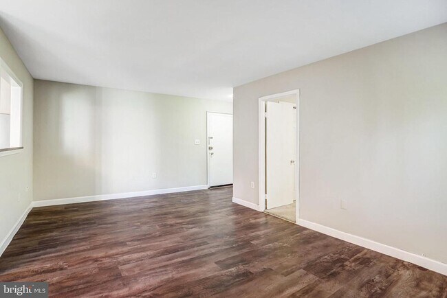 Building Photo - 12215 Braxfield Ct