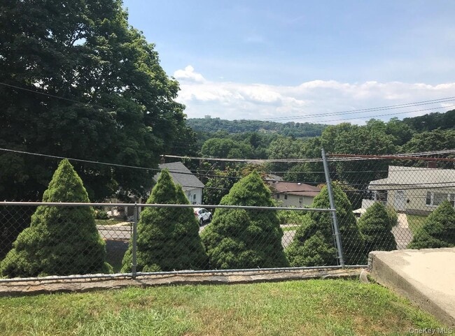 Building Photo - 128 Lakeview Ave