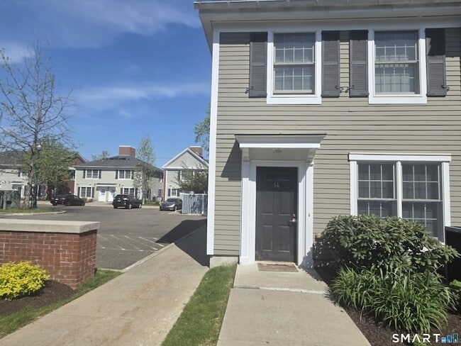 Building Photo - 22 Fairgate Dr