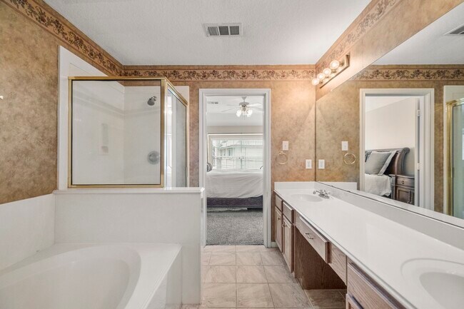 Building Photo - 6830 Jasmine Pl