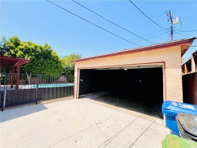 Building Photo - 6637 Balcom Ave