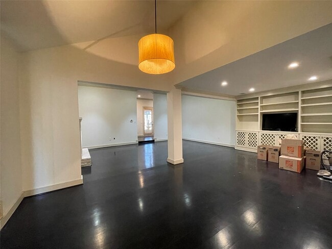 Building Photo - 5911 Winsome Ln