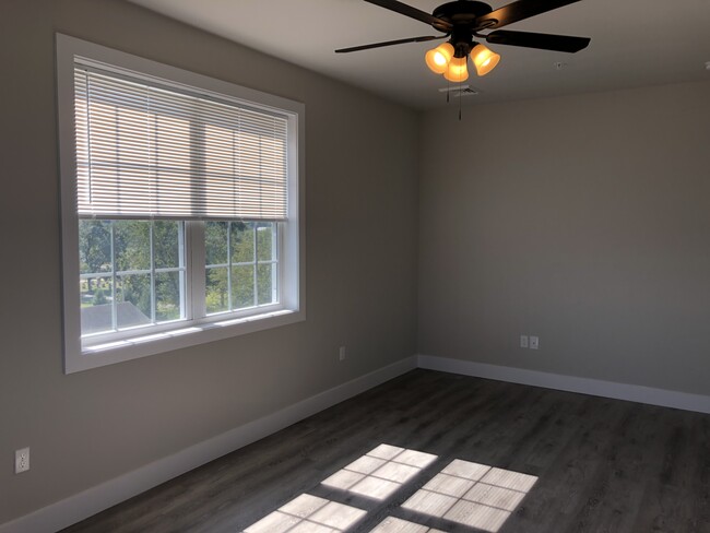 Building Photo - 1100 Schley Aly