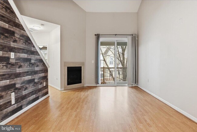 Building Photo - 12905 Alton Square