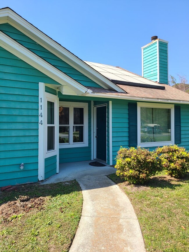 Building Photo - Cozy Home in Prime Location!