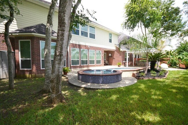 Building Photo - 7902 Silent Forest Dr