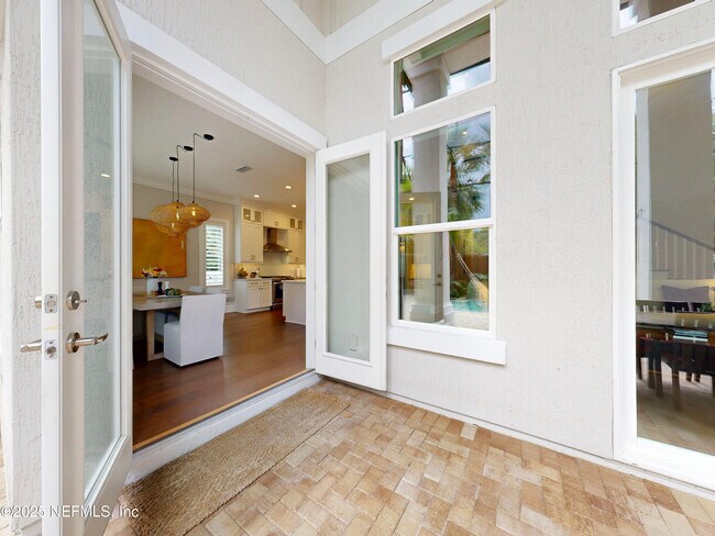 Building Photo - 401 Payasada Lakes Ave