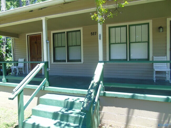 Building Photo - 517 Oshaughnessy Ave NE