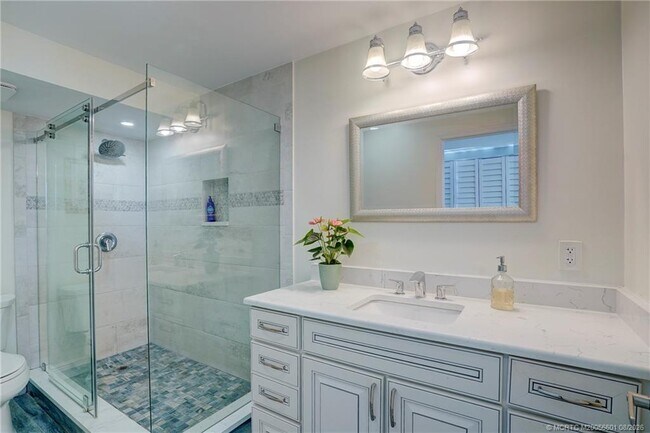 Building Photo - 10410 S Ocean Dr