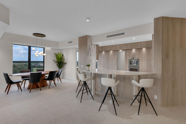 Building Photo - 7351 Promenade Dr